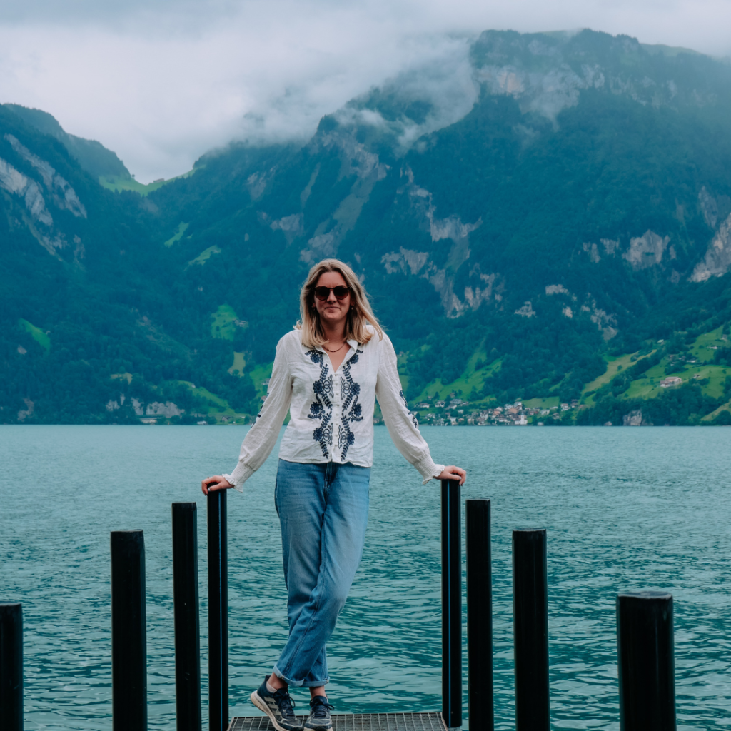 Pause photo au bord d'un lac en Suisse